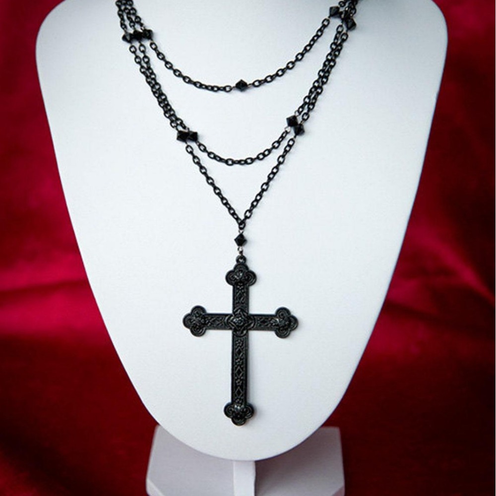 Men'S Gothic Formal Wear - トレンディなゴシックブラック彫刻パターンクロスペンダント多層折り着用ロングネックレス女性男性パンクヒップホップジュエリーギフト