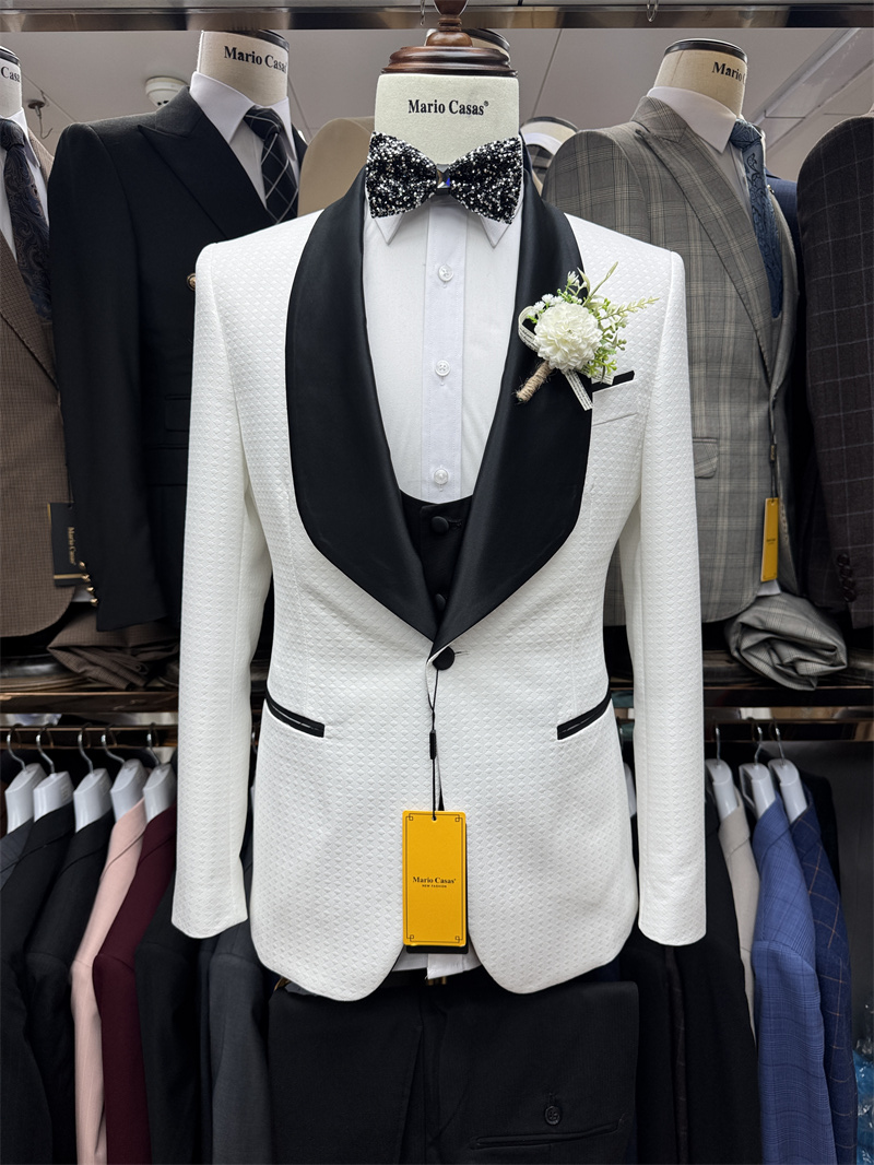 チェック柄の結婚式のタキシード新郎用 3 ピースフォーマルメ - Men Formal Wear 2025 のレビューと価格